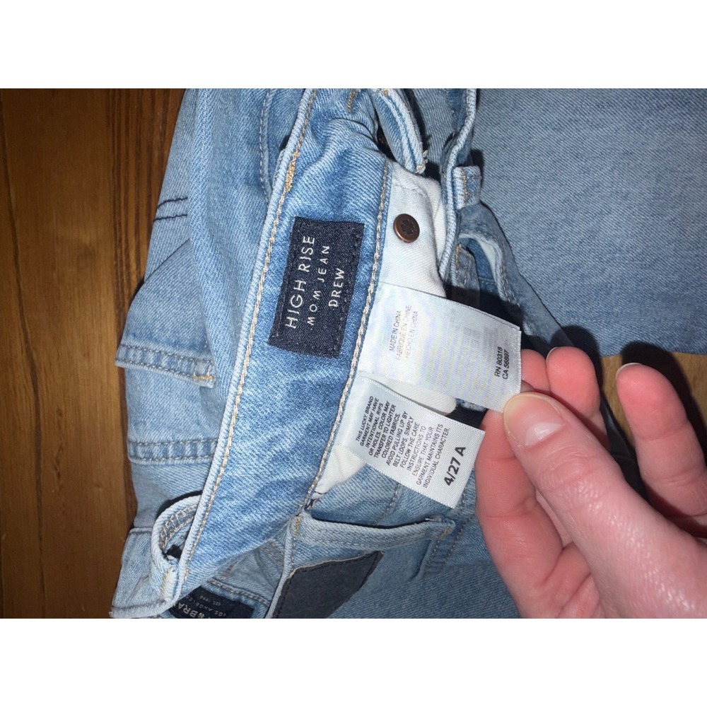 Lucky Brand High Rise Mom Jean Drew Light Wash Distressed Raw Hem Womens Size 27 - Picture 4 of 8
